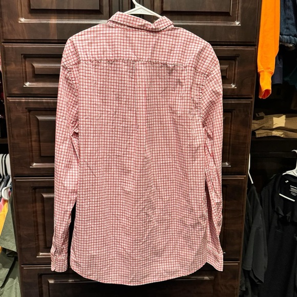 GAP Men's Red Checkered Shirt - Picture 2 of 4
